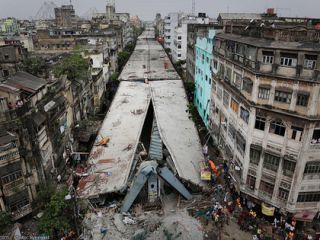 ریزش پل در هند (عکس)