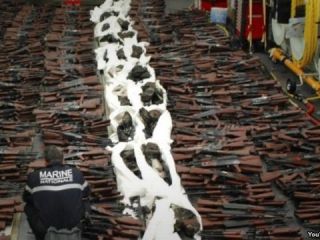 نیروی دریایی آمریکا از توقیف یک کشتی حامل سلاح از ایران خبر داد