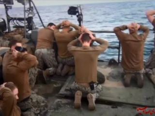 واشنگتن پست: شاید ملوانان آمریکایی که ایران بازداشت کرد با برخورد کیفری مواجه شوند