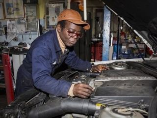 پادشاهی آفریقایی که در آلمان مکانیک است (+عکس)