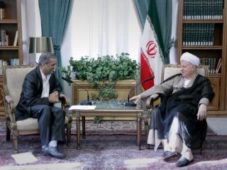 رجایی: از قول من به دروغ ادعا کردند «هاشمی، توئیت موشک را تایید کرده»