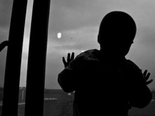 فرزندخواندگی در حرف آسان، در عمل جانکاه