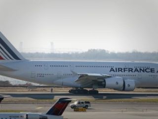 این بار اعتراض همجنسگران به پرواز ایرفرانس به تهران؛ اتحادیه: اعتراض مضحک است