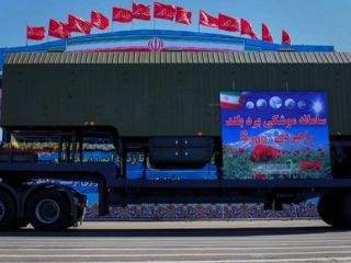 نمایش 'سامانه موشکی اس-۳۰۰' در ایران