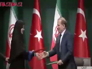 لحظه ای که رئیس سازمان استاندارد با همتای ترکش دست نداد - ویدیو