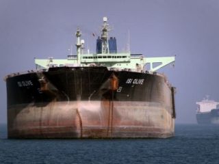 ایران برای صادرات روزافزون نفتش با چالش «یافتن کشتی» روبرو است