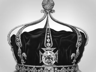 هند: ما بر بازگرداندن الماس کوه نور اصرار داریم