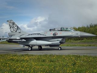 کمک جنگنده اف-۱۶ برای نجات جان بیمار در حال مرگ!