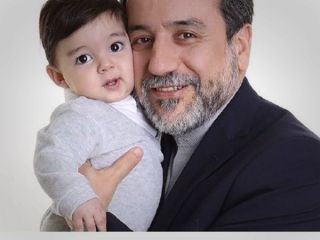 کامنت عجیب کوچک زاده برای عراقچی و نوه اش