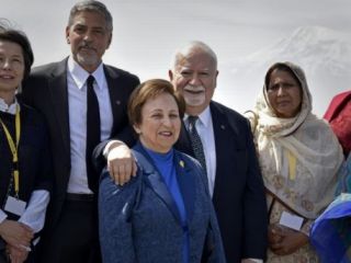 جرج کلونی و شیرین عبادی در مراسم سالگرد «نسل‌کشی» ارمنی‌ها