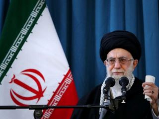 خامنه‌ای: آمریکا ایران‌هراسی می‌کند تا با ایران معامله نشود