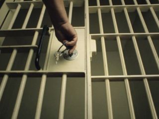 روایتی از آزادی ۱۶۹ زندانی توسط دانش‌آموزان یک مدرسه