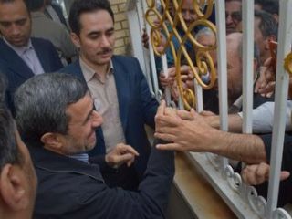 احمدی نژاد: آزادی یعنی اگر دستت را کردی در جیب ملت ایران، ملت ایران هم دستش را در جیب تو کند