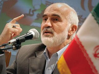 توکلی: دختران و دامادهای یکی از وزرا ۱۴ کارخانه دارند