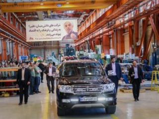 چند نکته درباره ماشین سواری روحانی در میان کارگران