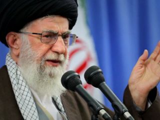 روابط عمومی دفتر رهبر ایران خبر انتقاد او از سفر به آنتالیا را 'مخدوش' دانست