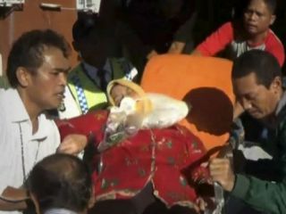 سی مسافر هواپیمایی اتحاد به دلیل تلاطم شدید زخمی شدند