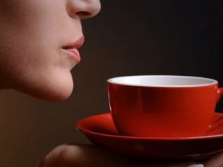 باورهای رایج و گاه نادرست درباره قهوه و مصرف آن.