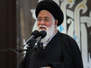 علم الهدی: وقتی در کلاس درس، پسری کنار دختری بنشیند و بوی عطر دختر در بینی پسر بیچید، معلم چگونه می تواند از این ۲ جوان انسان بسازد