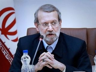 لاریجانی در جمع اصولگرایان: نیازی به پدربزرگ‌های سیاسی بیرون مجلس نداریم