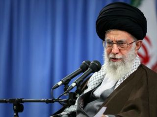 رهبر ایران خطاب به پلیس: در موضوع امنیت اخلاقی به مخالفت‌ها توجه نکنید