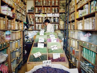 عطاری‌هایی که مواد مخدر می‌فروشند