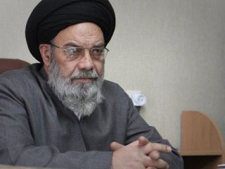 امام جمعه اصفهان: جوانی که با سگ همنشین است، نمی نواند از مرزهای کشور دفاع کند/ دوچرخه سواری زنان باعث ناامنی در جامعه می شود