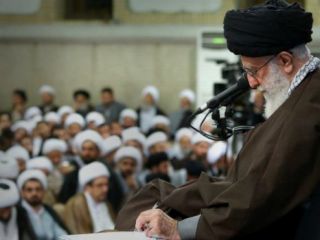 آیت‌الله خامنه‌ای: فضای مجازی میدان جنگ است