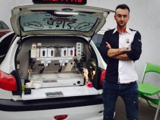 افتتاح «کافه» در صندوق عقب ۲۰۶