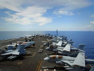 جنگنده های چینی 'سد راه' هواپیمای تجسسی آمریکا شدند