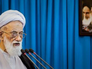 حمله خطیب جمعه به بهاییت: کدام قانون می‌گذارد دشمن در کشور زندگی کند؟