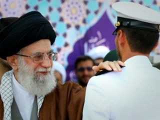 آیت‌الله خامنه‌ای احتمال جنگ سنتی علیه ایران را «بسیار ضعیف» دانست