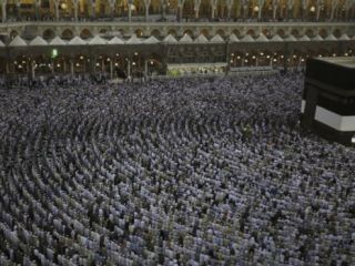 مقام‌های ایرانی برای مذاکره با وزیر جدید حج، عازم عربستان می‌شوند