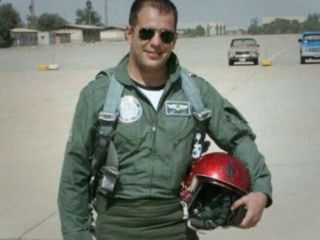 خلبان جنگنده سانحه دیده ارتش ایران به علت ضربه مغزی درگذشت