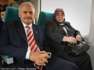 تمسخر تیپ همسر نخست وزیر جدید ترکیه در شبکه های اجتماعی (+عکس)