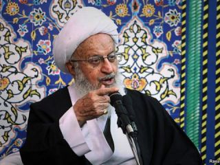 مکارم شیرازی: بیش از ۹۰ درصد فضای مجازی لجن‌زار است