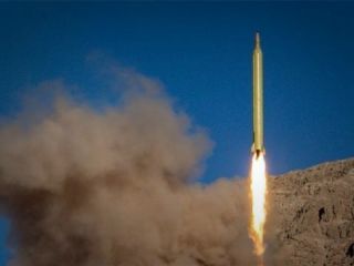 تأکید فرماندهان نظامی ایران: آزمایش های موشکی ادامه خواهد داشت