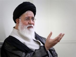 علم الهدی: از هیاهو و جنگ روانی عده‌ای بی بند و بار نترسید