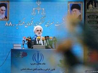 حمایت سخنگوی قوه قضاییه و بسیج از اجرای حکم شلاق ۳۵ دانشجو