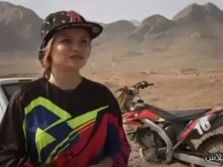 بهناز شفیعی ۲۷ ساله اولین بانوی موتور سوار که پسرها حسرت جایگاه او را می خوردند!