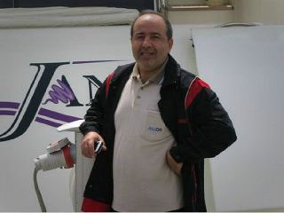 اعتصاب غذای کارمند سابق وزارت خارجه ایران بعد از زنجیرشدن به تخت بیمارستان