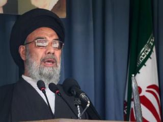 امام جمعه اصفهان: در کشور اصلاح‎طلب و اصول‎گرا نداریم، بلکه ضد انقلاب و انقلابی داریم