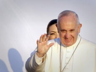 کلیساهای اروپایی: انبوهی از پناهجویان مسلمان مسیحی شدند