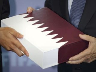 عذرخواهی سفیر آمریکا از انتشار ویدئوی تمسخر پرچم قطر + ویدیو