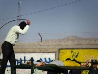 محکومیت یک روزنامه‌نگار و وبلاگ‌نویس در ساوه به ۴۴۴ ضربه شلاق