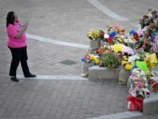 هزاران نفر در تشییع جنازه محمد علی شرکت کردند + عکس