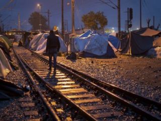 پناهجویان مرد در یونان به تن‌فروشی روی آورده‌اند