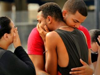 اوباما کشتار ۵۰ نفر در کلوپ شبانه همجنس‌گرایان را 'تروریستی' خواند