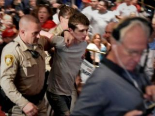 مرد تحت بازداشت 'می خواست به ترامپ شلیک کند'