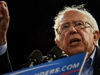 سندرز: برای شکست ترامپ، به هیلاری کلینتون رأی می‌دهم